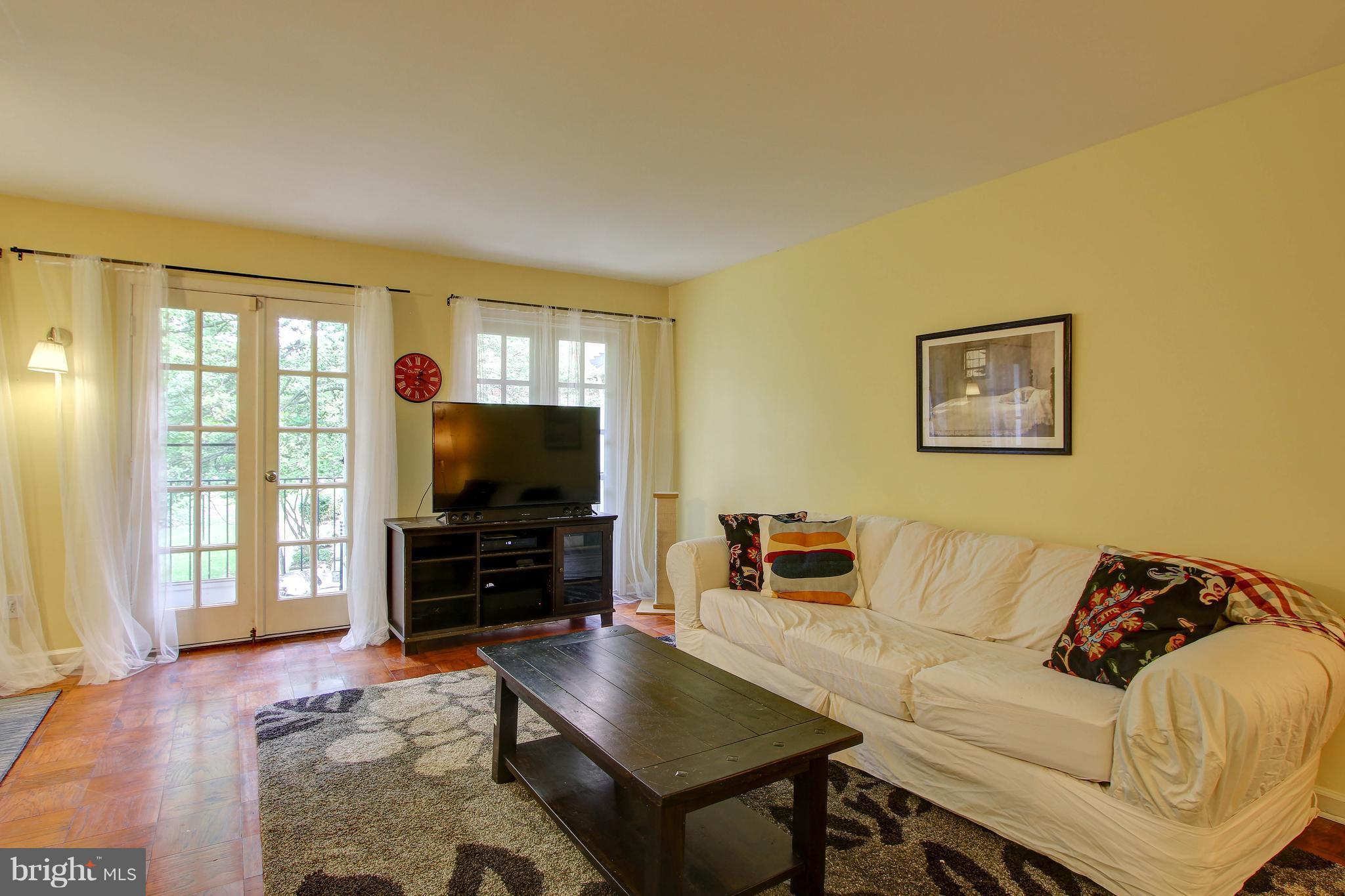 1901 Lyttonsville Road Silver Spring, MD 20910 - Photo 4 of 30 Living Room