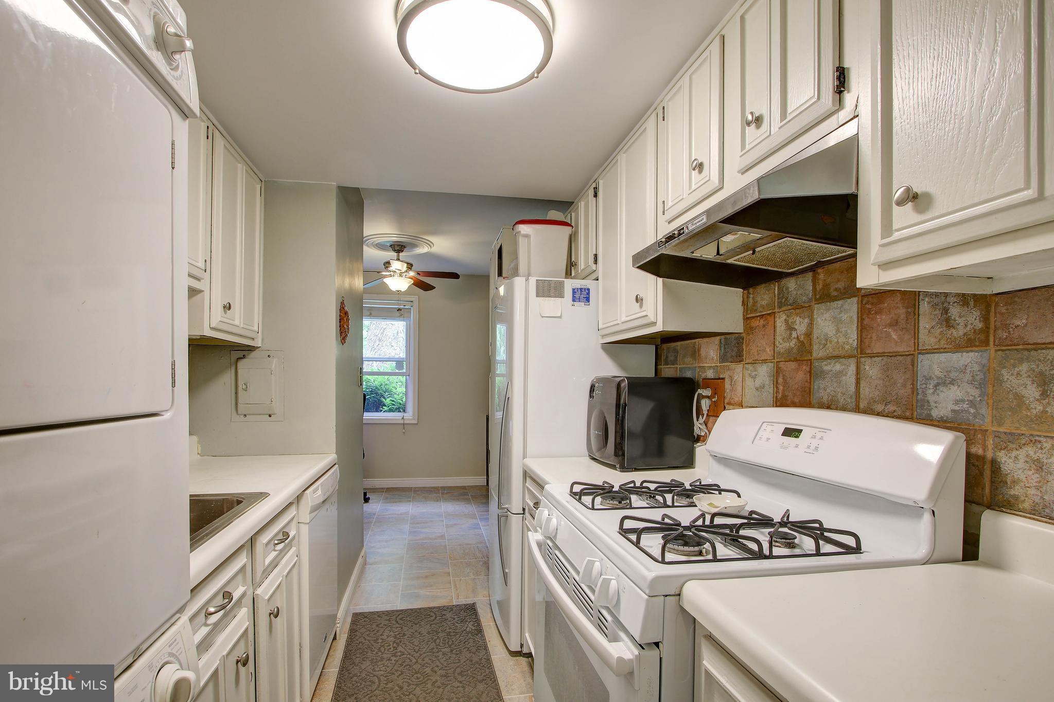 1901 Lyttonsville Road Silver Spring, MD 20910 - Photo 10 of 30 Kitchen