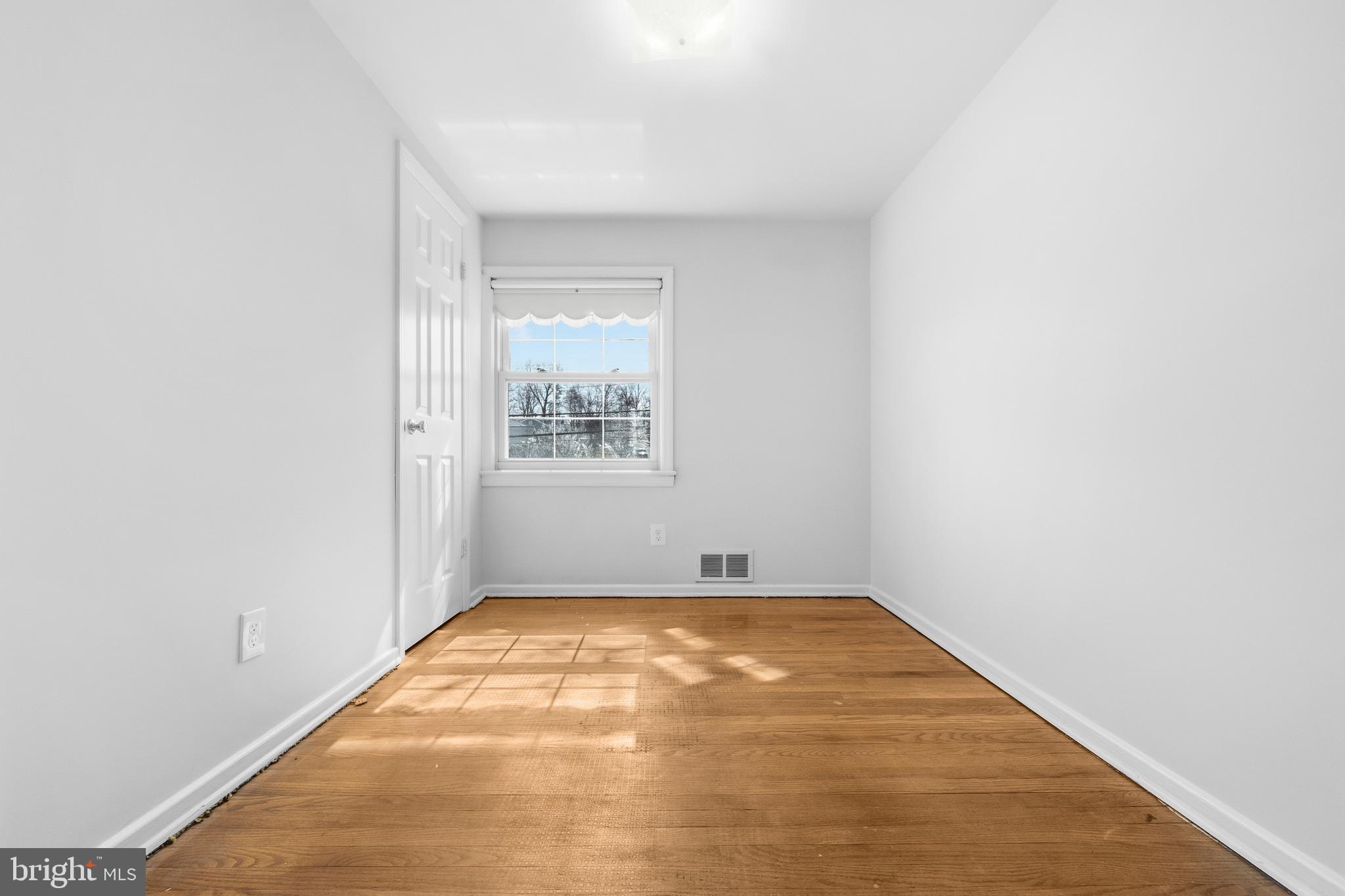 2502 Hughes Road Hyattsville, MD 20783 - Photo 17 of 37