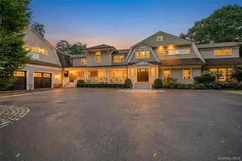 $3,995,000 | 192 Burtis Lane, Muttontown, NY 11791