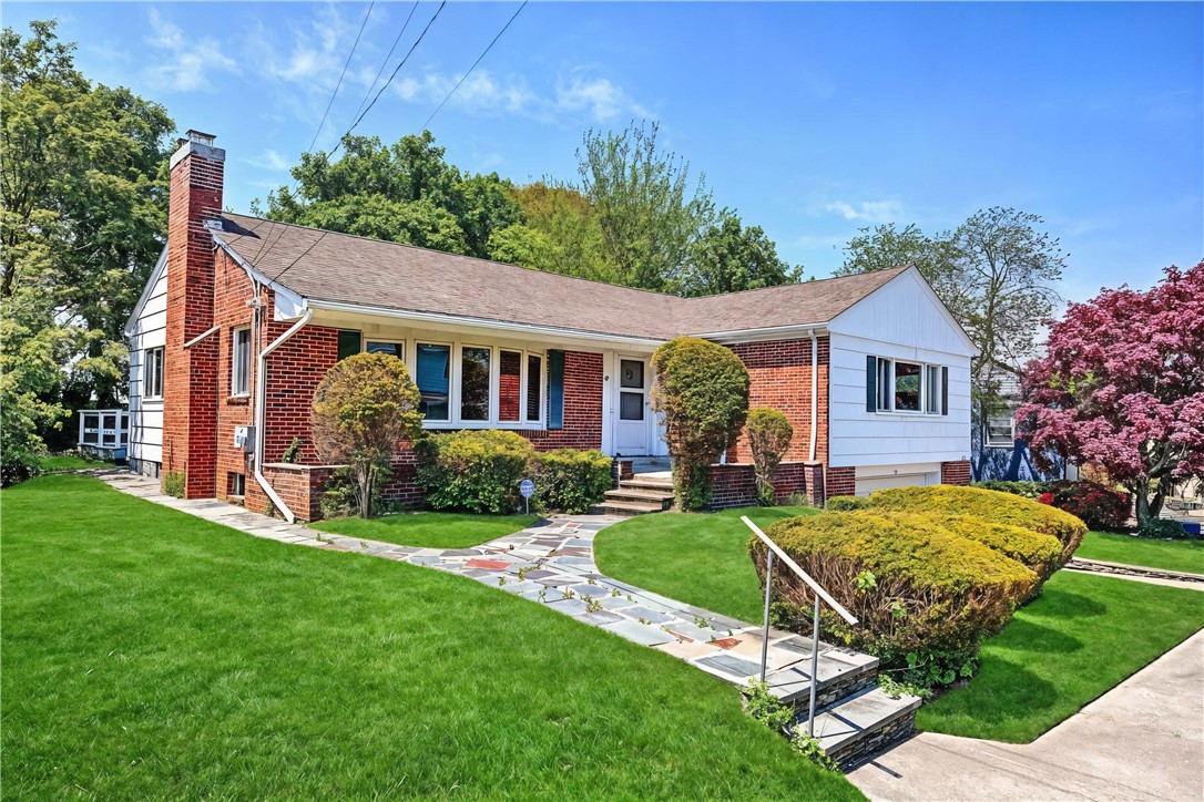 25 Brookway Road Providence, RI 02906 - Photo 2 of 33