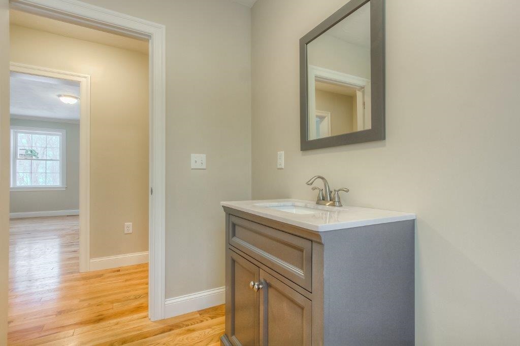 137 Londonderry Road Windham, NH 03087 - Photo 13 of 29