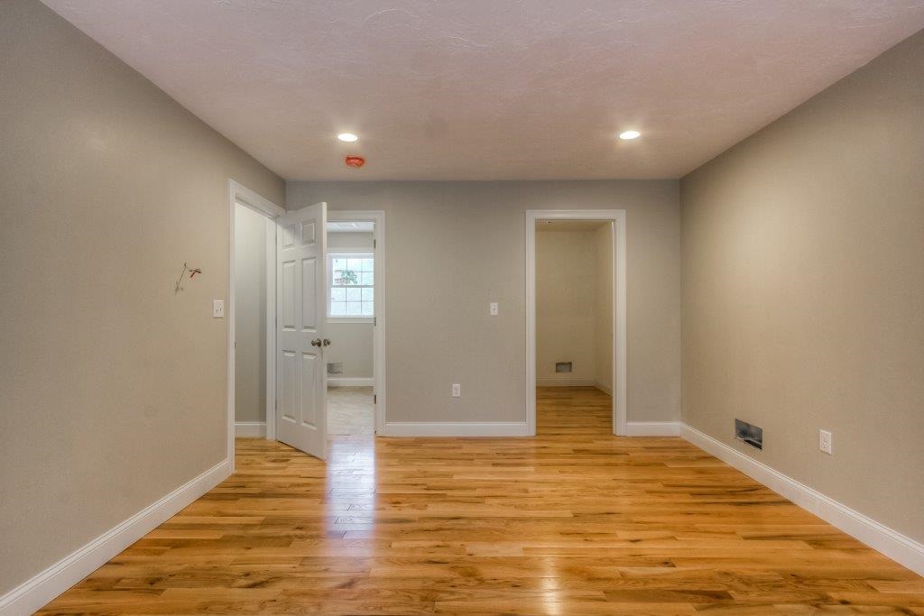 137 Londonderry Road Windham, NH 03087 - Photo 18 of 29