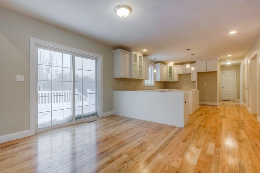 137 Londonderry Road Windham, NH 03087 - Photo 3 of 29