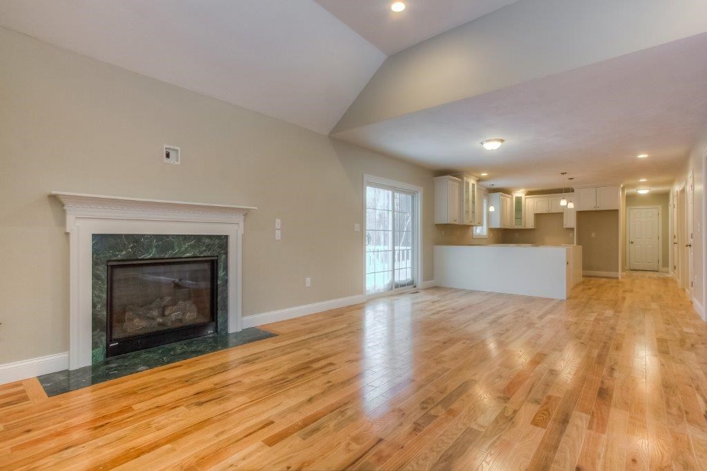137 Londonderry Road Windham, NH 03087 - Photo 4 of 29