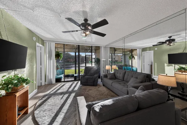 $165,000 | 5611 Coral Lake Drive, Unit 111, Pompano Beach, FL 33063