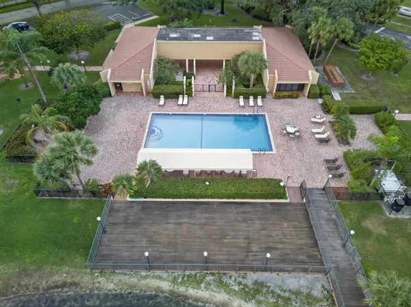 $165,000 | 5611 Coral Lake Drive, Unit 111, Pompano Beach, FL 33063