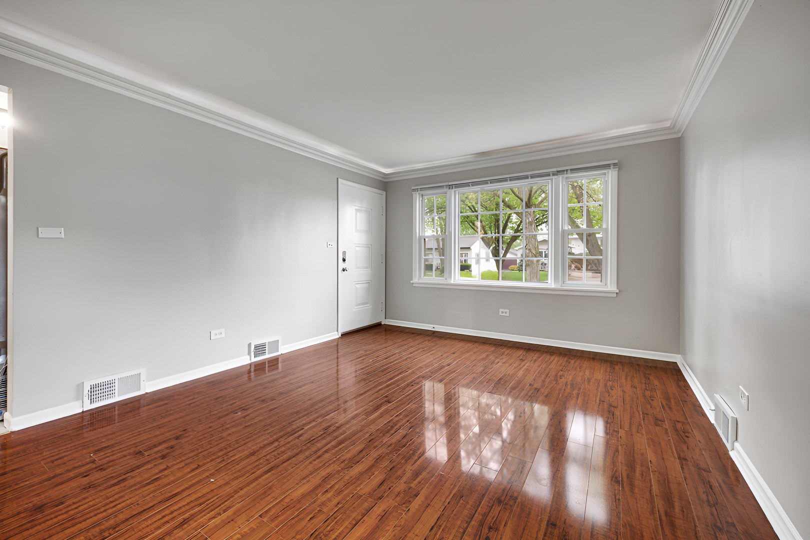 25 North Iowa Avenue Addison, IL 60101 - Photo 4 of 24