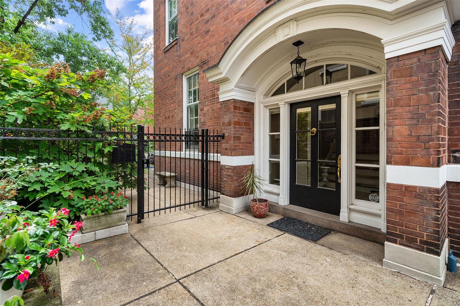 4925 Pershing Place St. Louis, MO 63108 - Photo 3 of 55