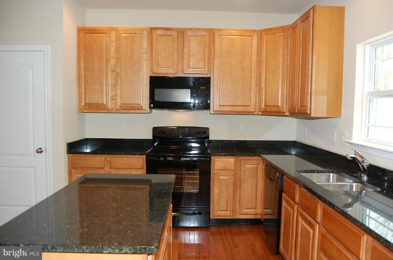 9389 North Laurel Road Laurel, MD 20723 - Photo 7 of 9 Kitchen