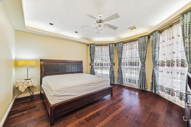 $899,999 | 22711 Bay Hollow Drive, Katy, TX 77450