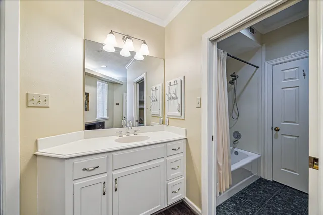 $899,999 | 22711 Bay Hollow Drive, Katy, TX 77450