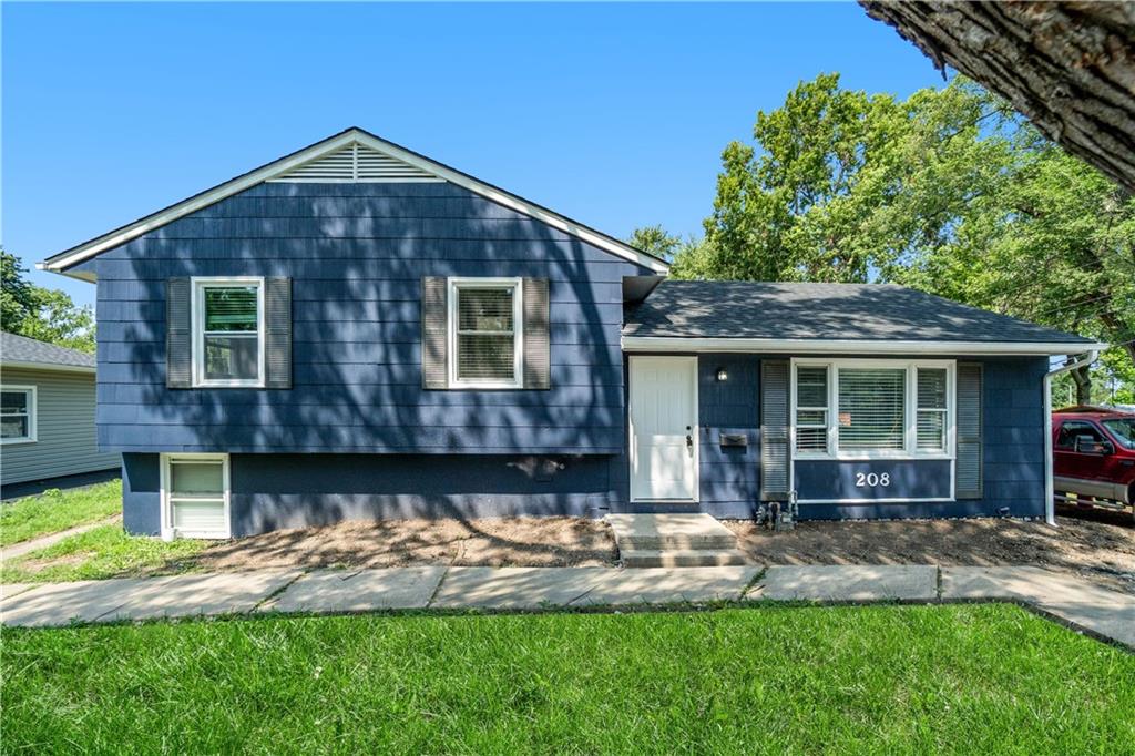 208 South Meadowbrook Street Gardner, KS 66030 - Photo 1 of 1