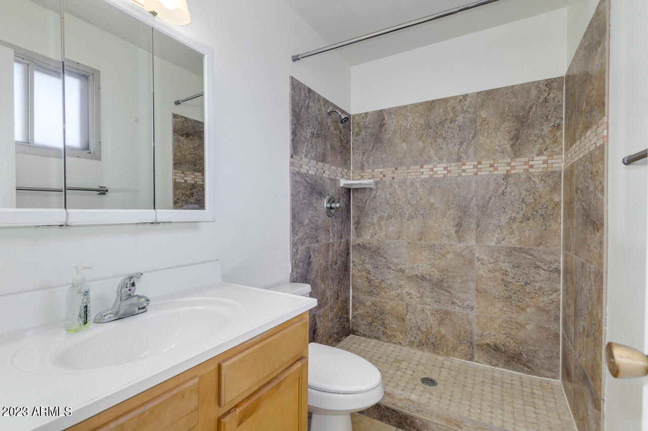 1623 East Del Rio Drive Tempe, AZ 85282 - Photo 6 of 42 1623 E DEL RIO DR