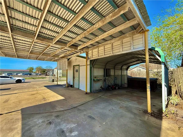 $1,350 | 1602 14th Street, Corpus Christi, TX 78404