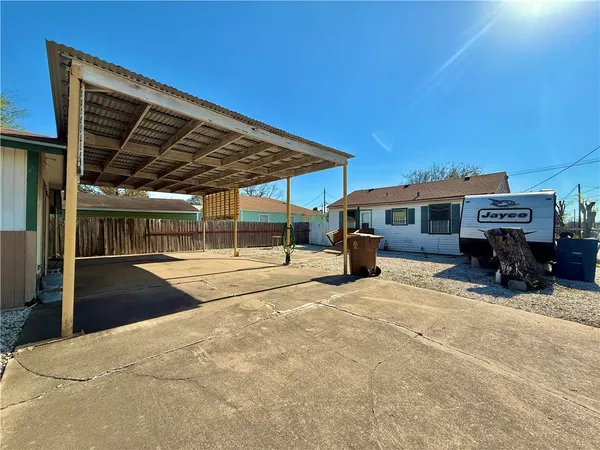 $1,350 | 1602 14th Street, Corpus Christi, TX 78404