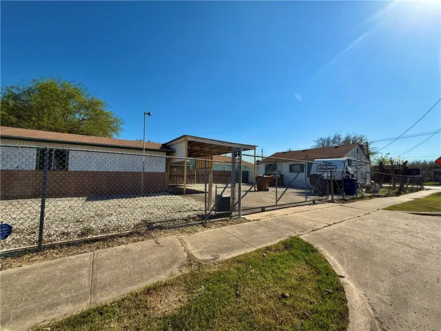 $1,350 | 1602 14th Street, Corpus Christi, TX 78404