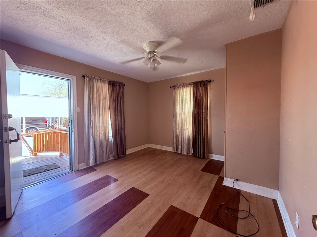 1602 14th Street Corpus Christi, TX 78404 - Photo 6 of 15