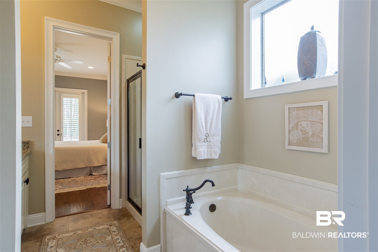 30927 Pine Court Daphne, AL 36527 - Photo 19 of 40 Master Tub