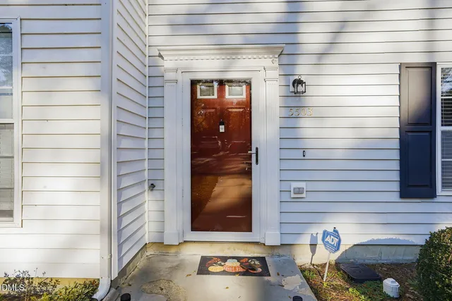 a view of entrance door of the house