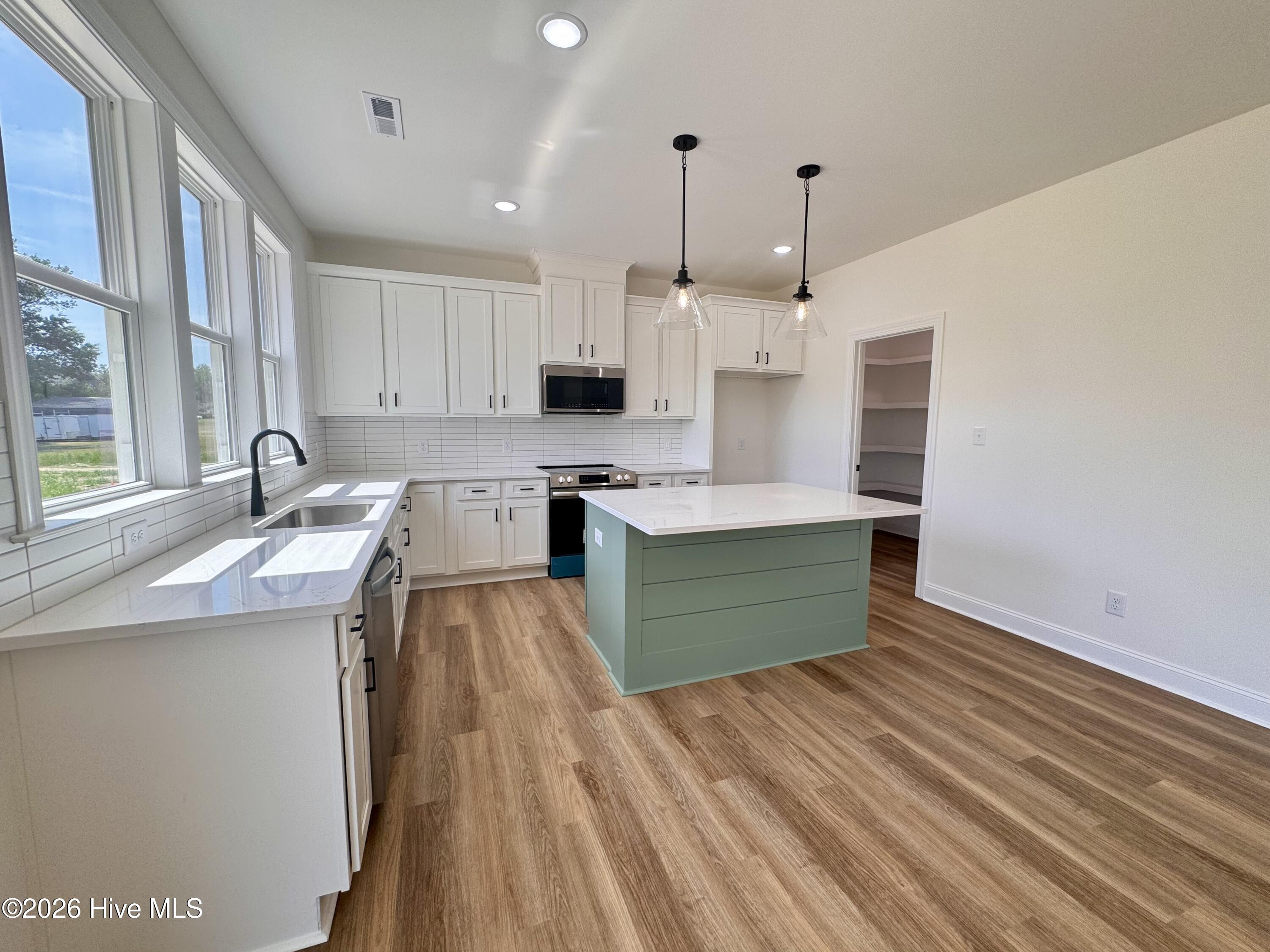 4142 Dixon Road Grimesland, NC 27837 - Photo 10 of 41 kitchen