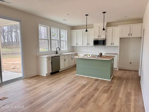 $449,900 | 4142 Dixon Road, Grimesland, NC 27837