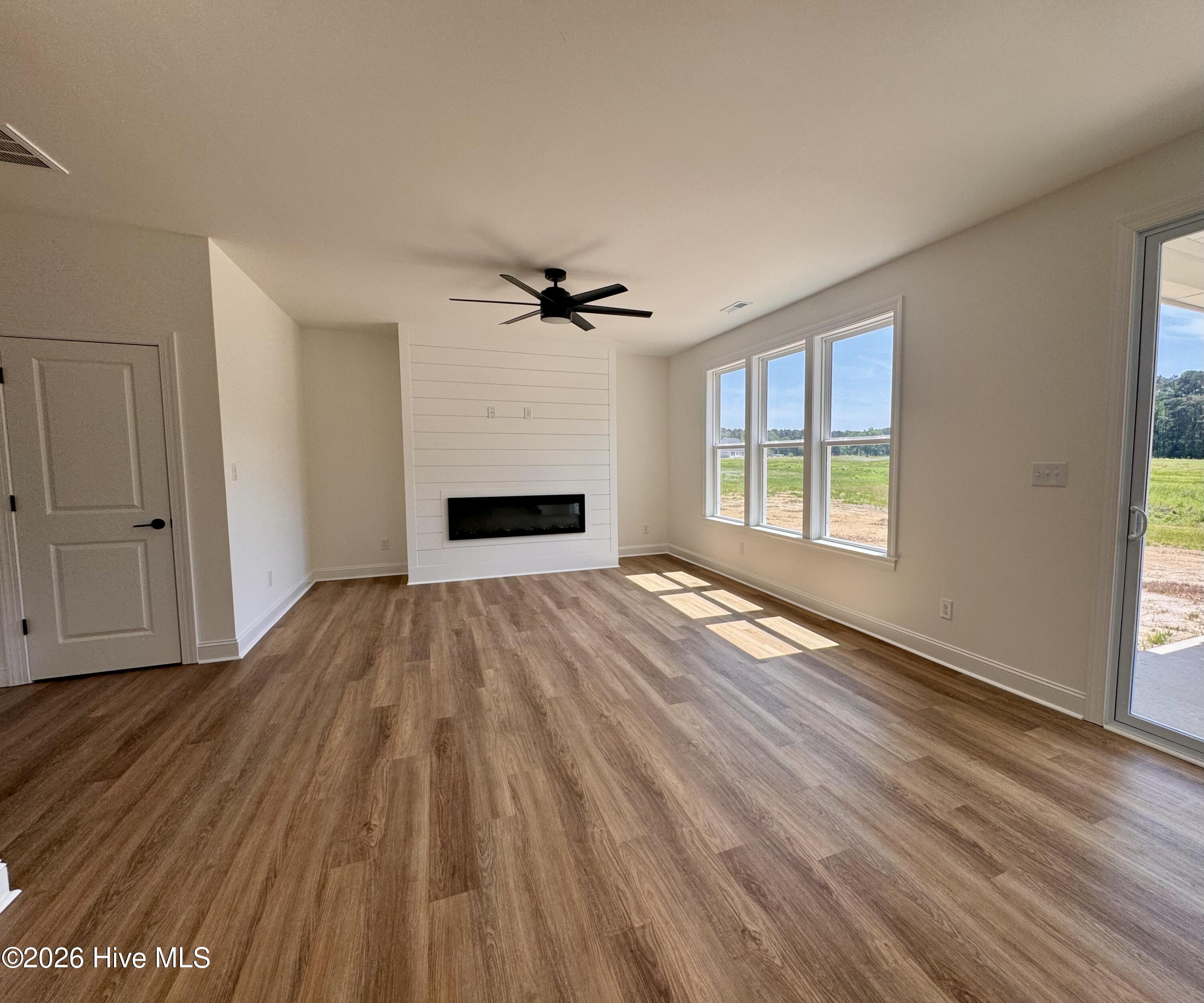 4142 Dixon Road Grimesland, NC 27837 - Photo 8 of 41 living room