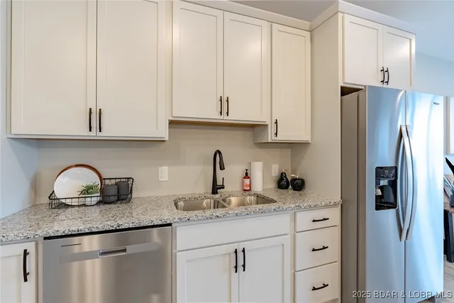 $439,000 | 290 Plaza Bch Drive, Unit 4D, Camdenton, MO 65020