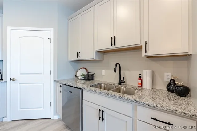 $439,000 | 290 Plaza Bch Drive, Unit 4D, Camdenton, MO 65020