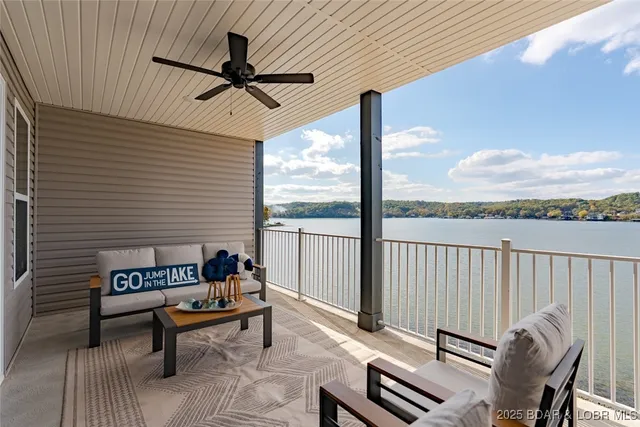 $439,000 | 290 Plaza Bch Drive, Unit 4D, Camdenton, MO 65020