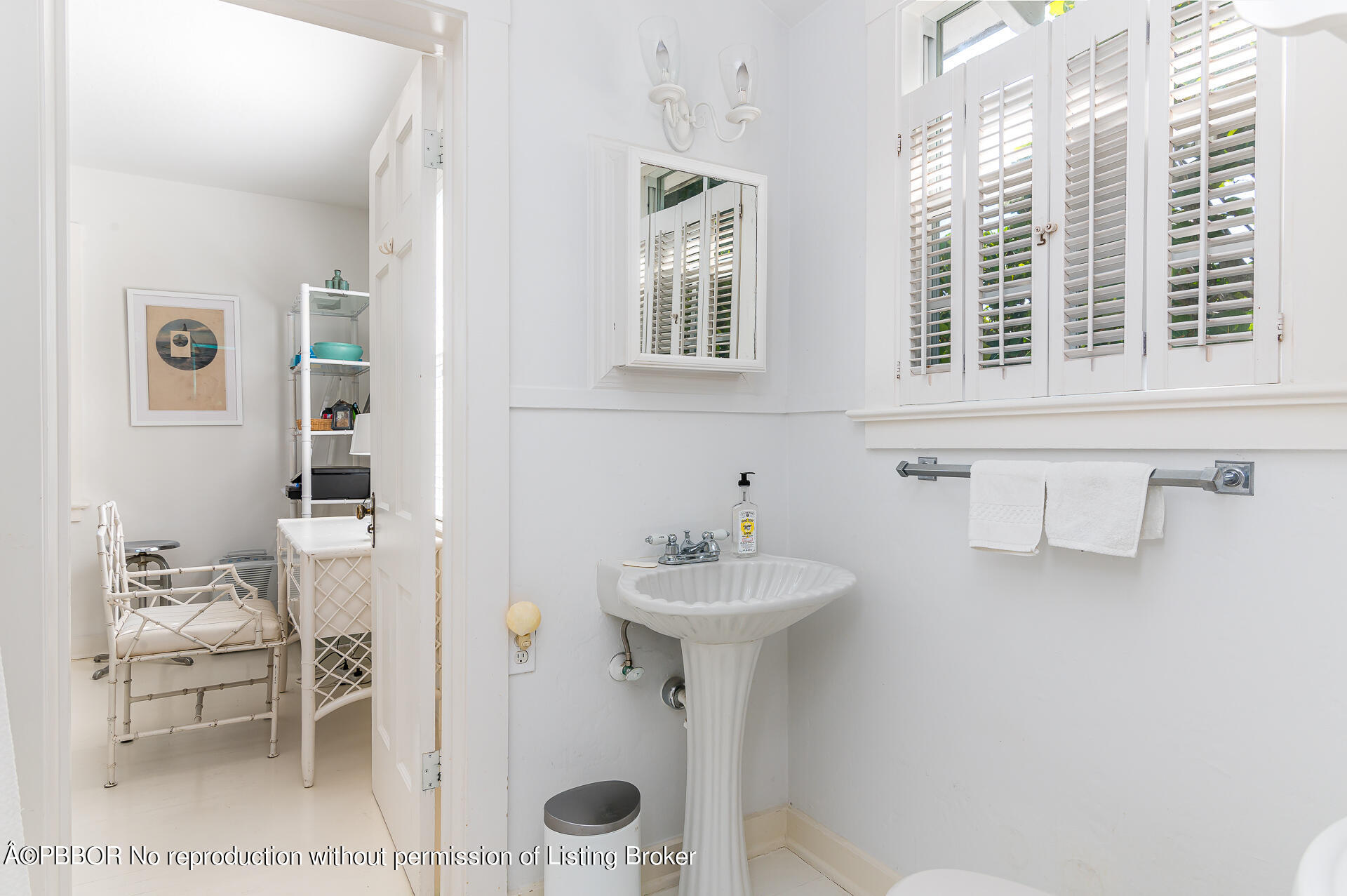 312 Puritan Road West Palm Beach, FL 33405 - Photo 10 of 27 Bathroom