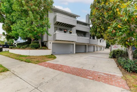 $1,095,000 | 1994 Diamond Street, Unit 2, San Diego, CA 92109