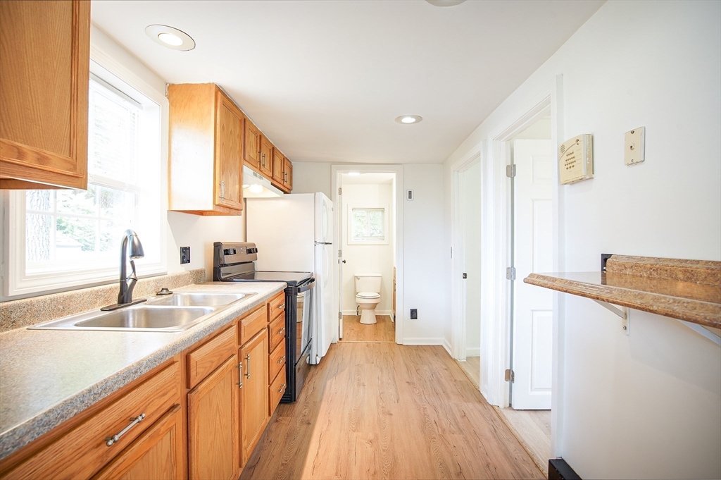 215 Eddy Street Springfield, MA 01104 - Photo 5 of 15