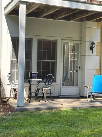 a house view with a outdoor space