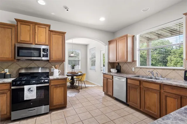 $420,000 | 1419 Stone Mountain Parkway, Savannah, TX 76227