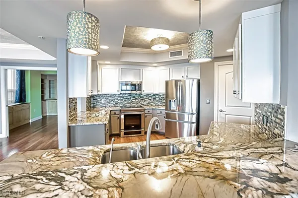 $3,200 | 2104 West First Street, Unit 1004, Fort Myers, FL 33901