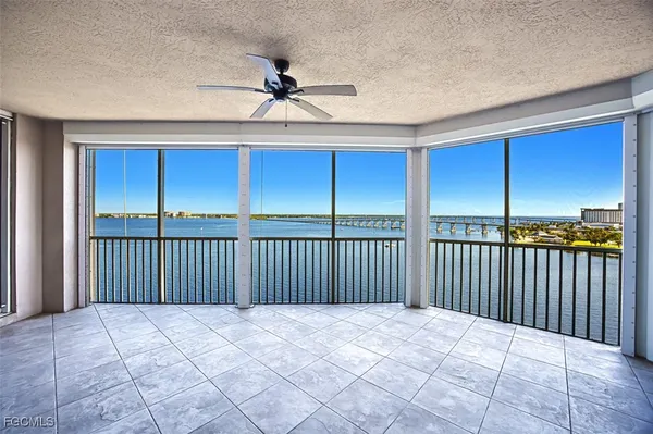 $3,200 | 2104 West First Street, Unit 1004, Fort Myers, FL 33901