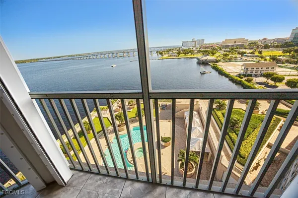 $3,200 | 2104 West First Street, Unit 1004, Fort Myers, FL 33901