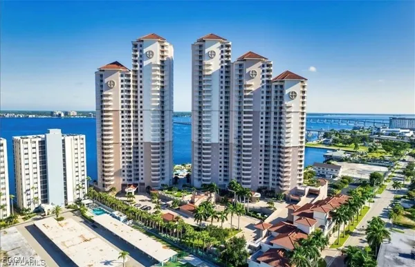 $3,200 | 2104 West First Street, Unit 1004, Fort Myers, FL 33901