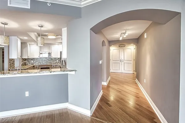 $3,200 | 2104 West First Street, Unit 1004, Fort Myers, FL 33901