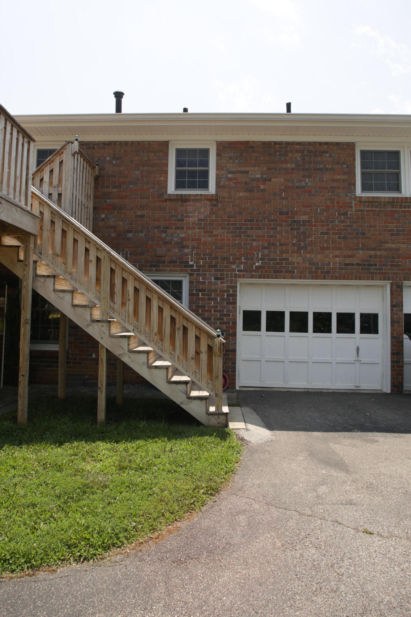 8409 Fox Ridge Court Louisville, KY 40272 - Photo 30 of 30 U05A3543