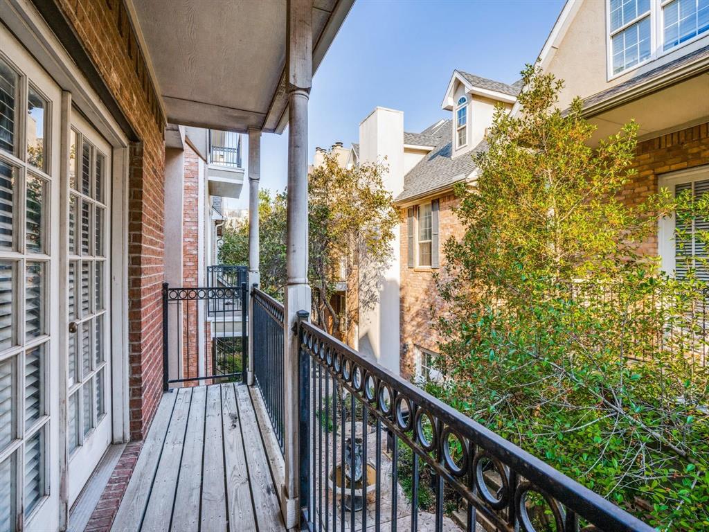 5707 Lewis Street Dallas, TX 75206 - Photo 8 of 11 View of balcony