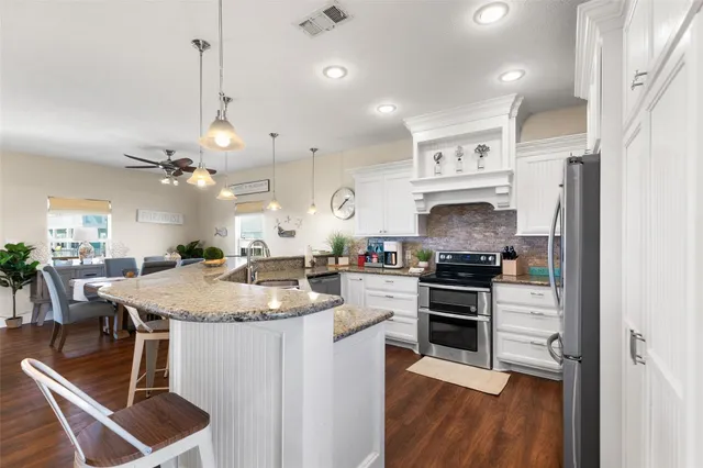 $550,000 | 862 Gregory, Port Bolivar, TX 77650