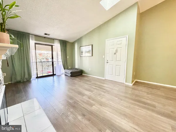 $2,300 | 21 Joyner Court, Lawrenceville, NJ 08648