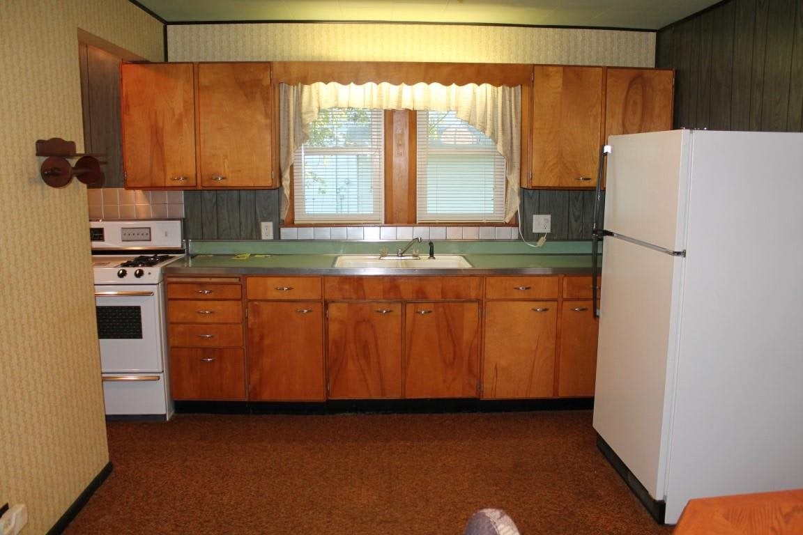 206 South Center Street Lone Tree, IA 52755 - Photo 2 of 15 Gallery Image 2
