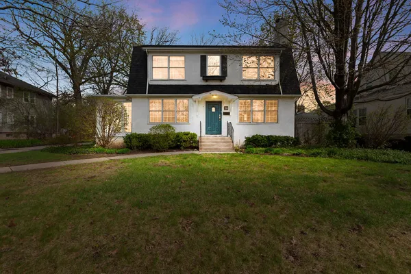 $595,000 | 311 Temple Avenue, Highland Park, IL 60035