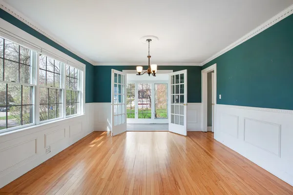 $595,000 | 311 Temple Avenue, Highland Park, IL 60035