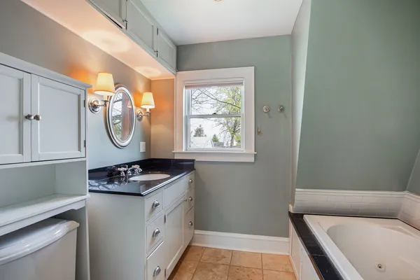 $595,000 | 311 Temple Avenue, Highland Park, IL 60035
