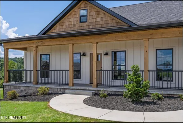 $599,900 | 12126 Lasalle Court, Glade Spring, VA 24340