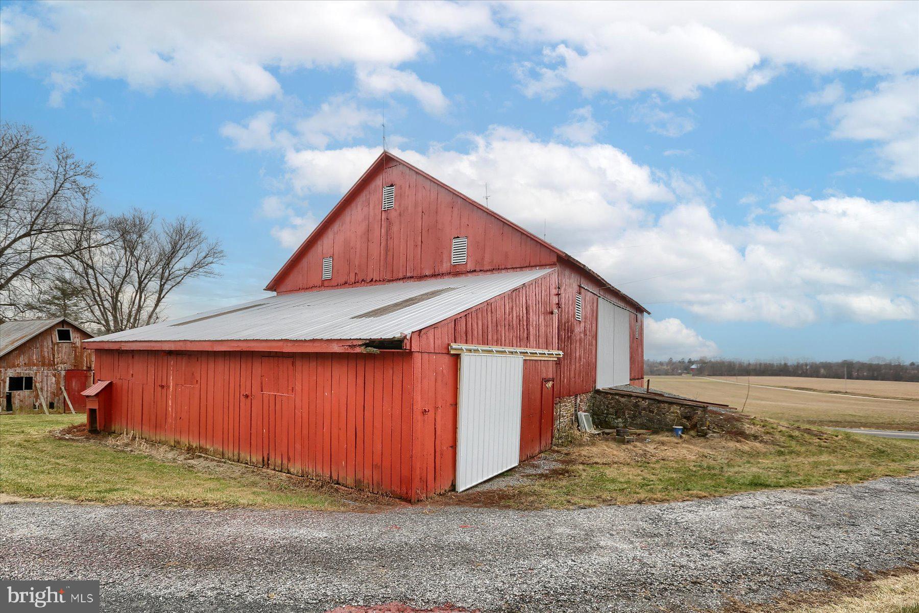885 Mt Zion Road Dillsburg, PA 17019 - Photo 2 of 36